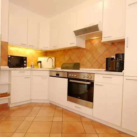 Kranichrast Haus 11 *